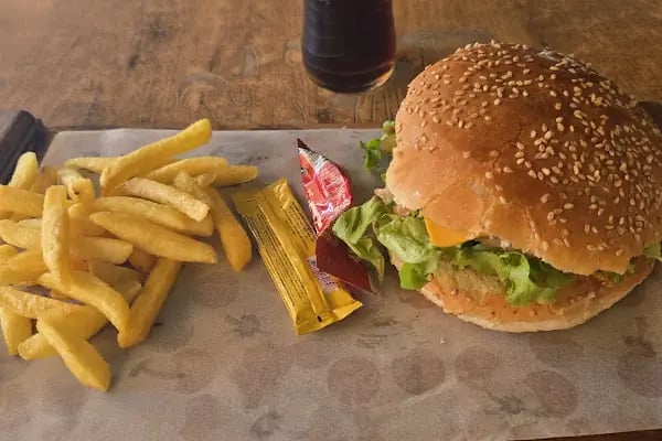 Ünal Restaurant Bistro &amp; Cafe - Resim 4