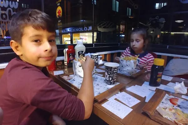 Ünal Restaurant Bistro &amp; Cafe - Resim 9