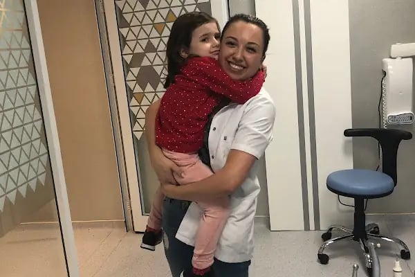 Arzu Sarıyıldız Turgutreis Bodrum Diş Kliniği | İmplant ve Dental Estetik Diş Kliniği - Resim 2