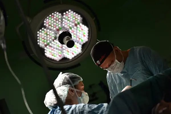 Çapar Estetik Kliniği - Mustafa Çapar - Resim 4