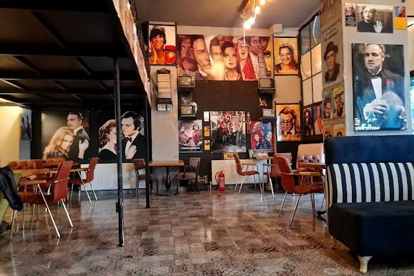 Yeşilçam Cafe - Resim 15