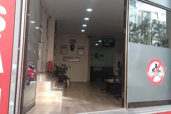ÖZEL YAĞIŞAN SÜRÜCÜ KURSU - Resim 6