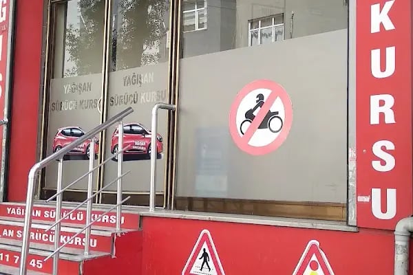 ÖZEL YAĞIŞAN SÜRÜCÜ KURSU - Resim 9