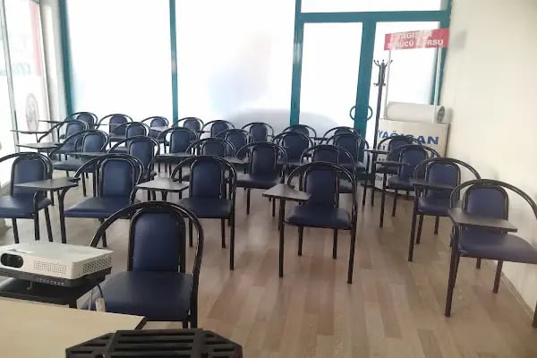 ÖZEL YAĞIŞAN SÜRÜCÜ KURSU - Resim 13