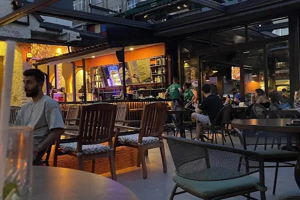 Life Station Cafe - Resim 2