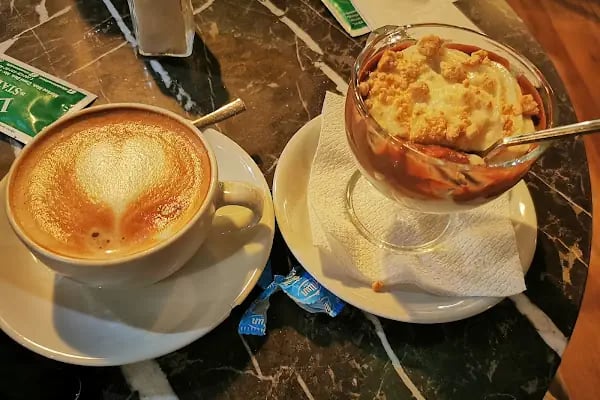 Life Station Cafe - Resim 9