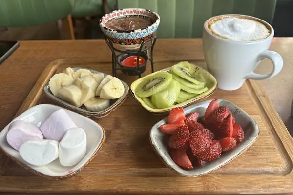 Life Station Cafe - Resim 20