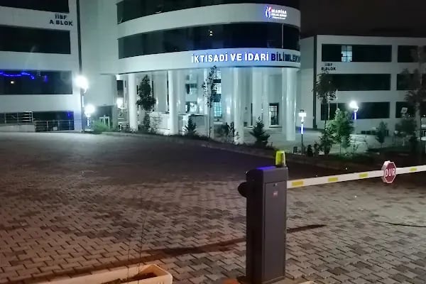 MCBÜ, İktisadi ve İdari Bilimler Fakültesi - Resim 12