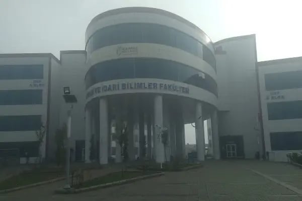 MCBÜ, İktisadi ve İdari Bilimler Fakültesi - Resim 11