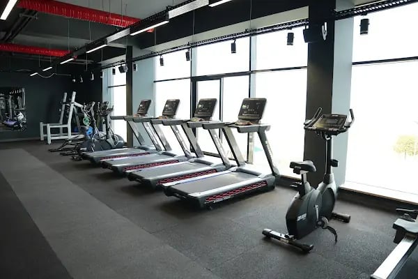 11 20 SPORT CENTER - Resim 1