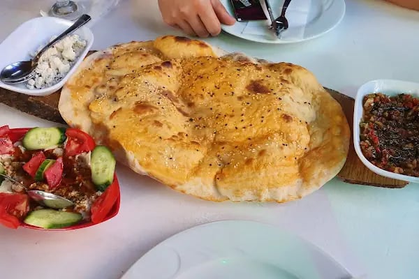 Güzelgün Meze Evi &amp; Et Pişiricisi - Resim 3
