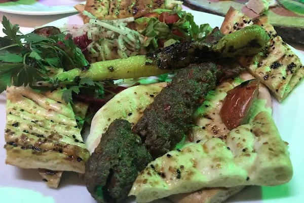 Güzelgün Meze Evi &amp; Et Pişiricisi - Resim 8