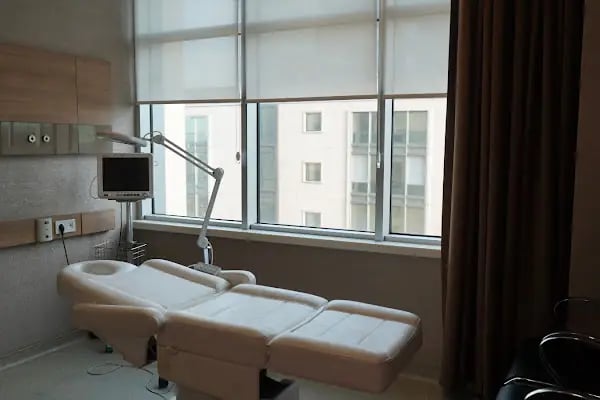 ESTHETICANA - Exclusive Hair Transplant in Turkey - Resim 3