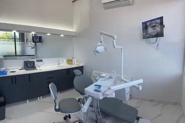 Özel Cadde Arasta Ağız ve Diş Sağlığı Polikliniği - Resim 15