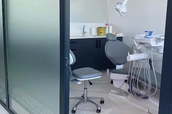 Özel Cadde Arasta Ağız ve Diş Sağlığı Polikliniği - Resim 4