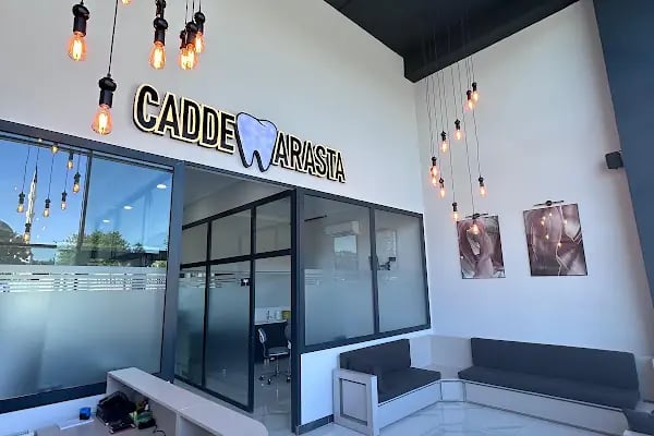 Özel Cadde Arasta Ağız ve Diş Sağlığı Polikliniği - Resim 17
