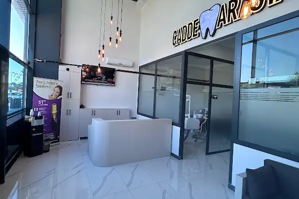 Özel Cadde Arasta Ağız ve Diş Sağlığı Polikliniği - Resim 19