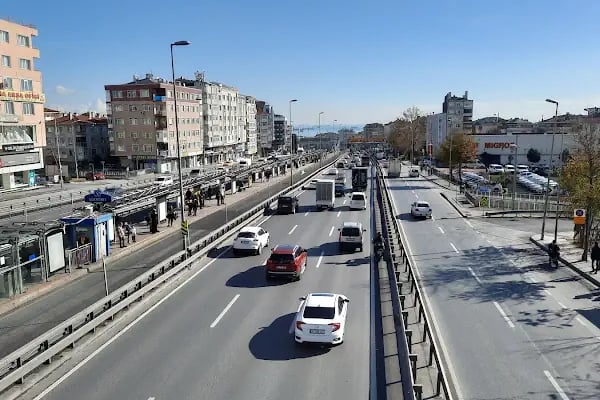 Şükrübey Metrobüs Durağı - Resim 8