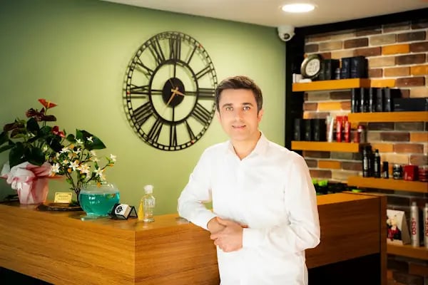 Erkek Kuaförü By Özcan . Friseur. barber. Перукарня. Парикмахерская. - Resim 16