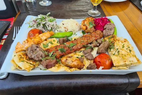 The Royal Restaurant - Resim 5