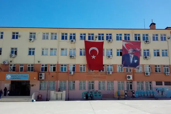 Hatice Seyit Çeker İlkokulu - Resim 1