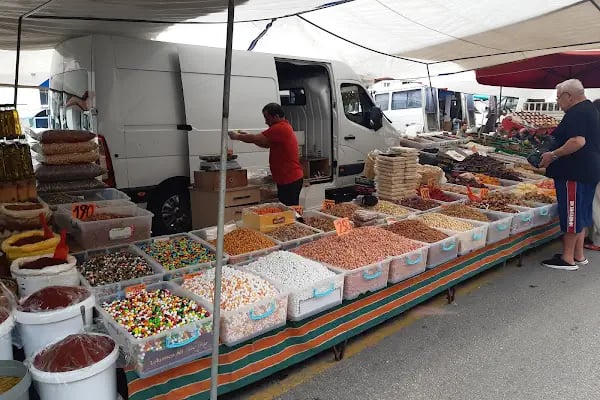 Monday Bazar - Resim 1