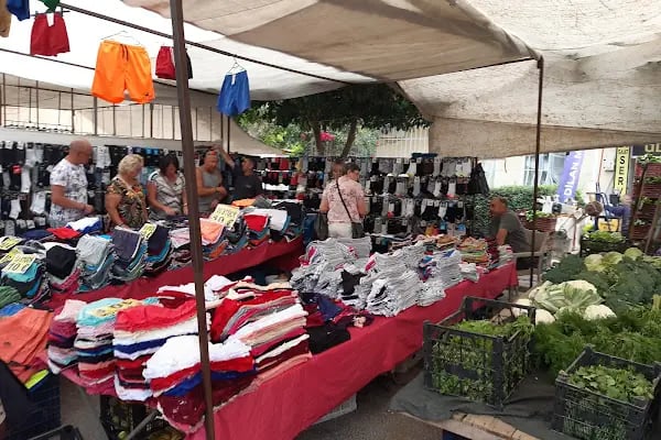 Monday Bazar - Resim 17