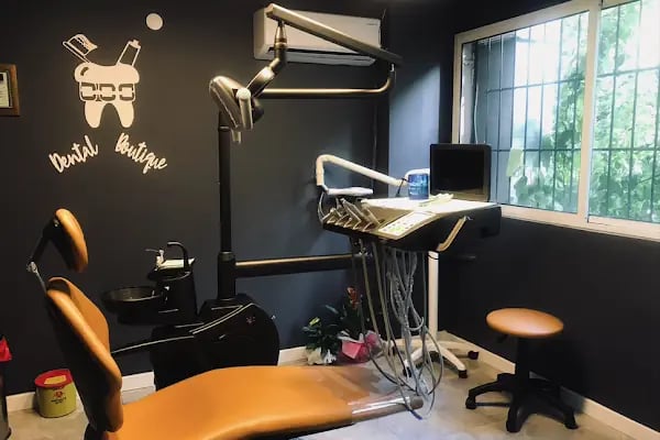 Özel DENTAL Boutique Ağız ve Diş Sağlığı Polikliniği - Resim 5