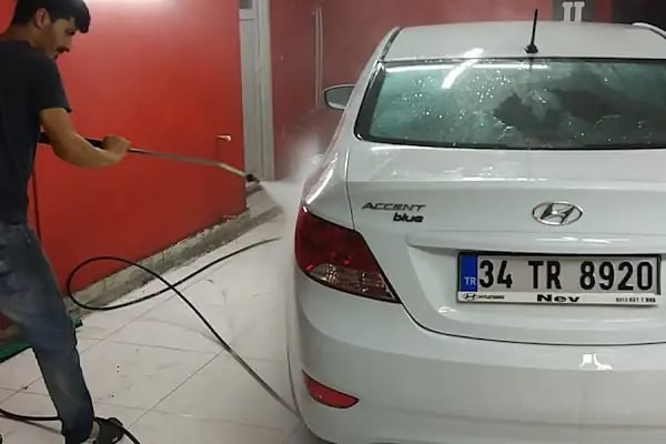 Koç Wash Oto Yıkama ve Kuaför Hizmetleri - Resim 13