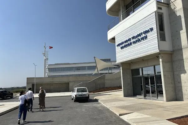 Mersin Üniversitesi Denizcilik Fakültesi Yeni Bina - Resim 1