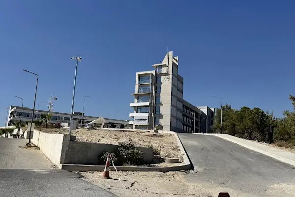 Mersin Üniversitesi Denizcilik Fakültesi Yeni Bina - Resim 3