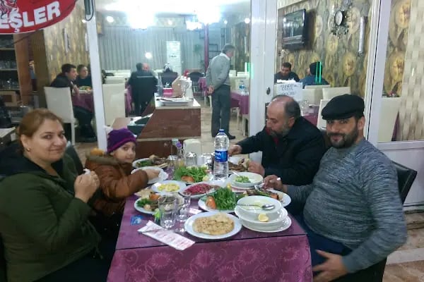 Arslan Kardeşler Meşhur Aksu Köfte Piyaz - Resim 13