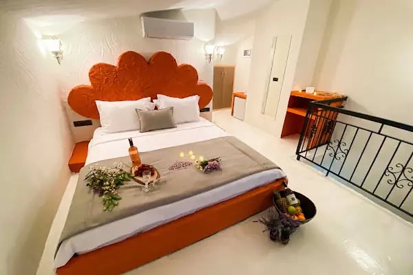 Tek Han Alaçatı Butik Otel - Resim 2