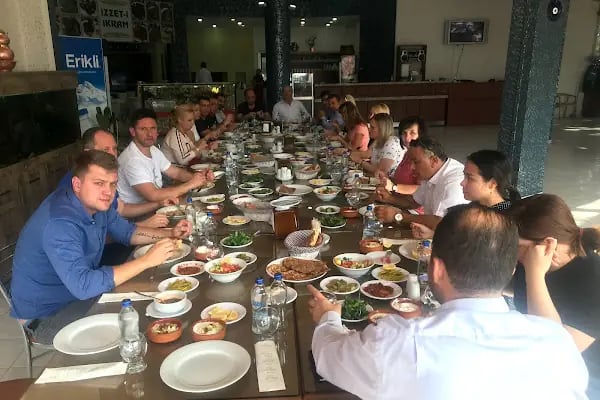 İzzet-i İkram Kebap Etli Ekmek - Resim 7