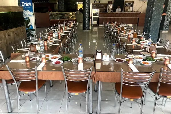 İzzet-i İkram Kebap Etli Ekmek - Resim 2