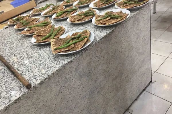 İzzet-i İkram Kebap Etli Ekmek - Resim 19