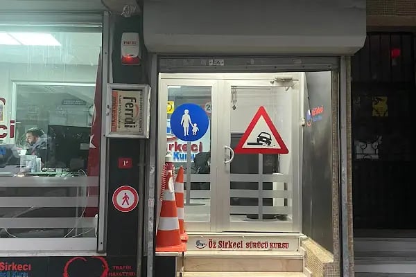 Öz Sirkeci Sürücü Kursu - Resim 8