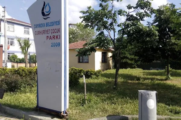 Çayırova Belediyesi Cumhuriyet Çocuk Parkı - Resim 3