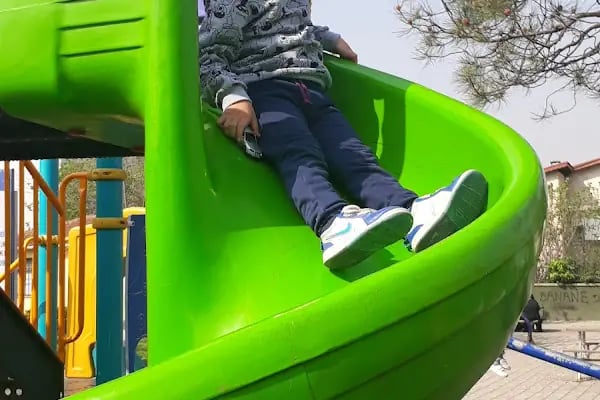 Çayırova Belediyesi Cumhuriyet Çocuk Parkı - Resim 14
