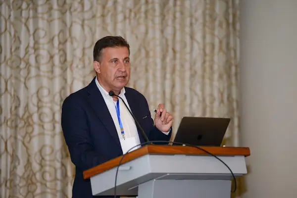Prof. Dr. Mustafa Özkan , Ortopedi ve Travmatoloji , Üst Ekstremite ve El Mikrocerrahisi - Resim 6