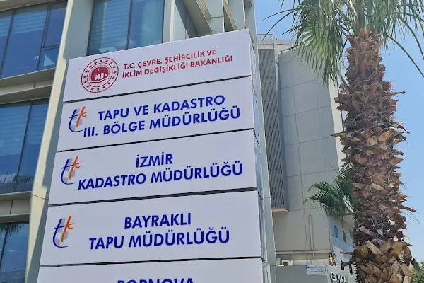 Bayraklı, Bornova Tapu ve Kadastro Müdürlüğü - Resim 1