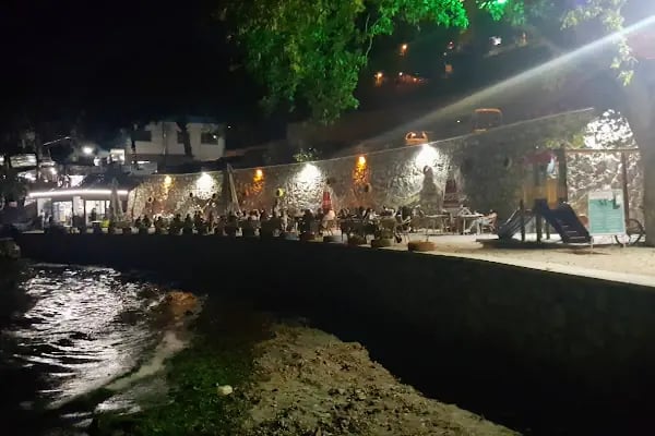 Moii Cafe &amp; Bar - Resim 2