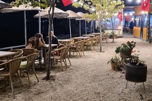 Moii Cafe &amp; Bar - Resim 17