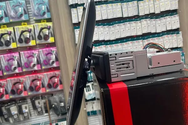 ServisX Elektronik Bilgisayar ve Oto Ses Görüntü Sistemleri - Resim 17