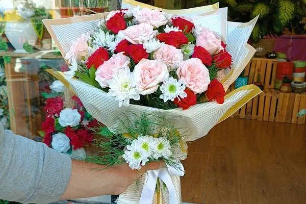 PREMİUM FLOWERS ÇİÇEKÇİLİK VE HEDİYELİK EŞYA - Resim 1