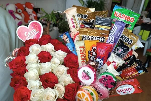 PREMİUM FLOWERS ÇİÇEKÇİLİK VE HEDİYELİK EŞYA - Resim 14