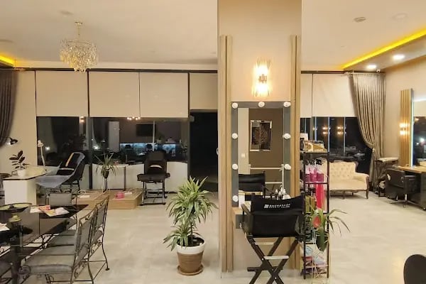 Backstage Beauty Salon Avsallar - Resim 8