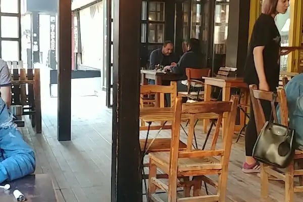 GÜNIŞIĞI Kitap Kafe - Resim 3