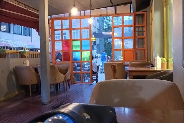 GÜNIŞIĞI Kitap Kafe - Resim 4