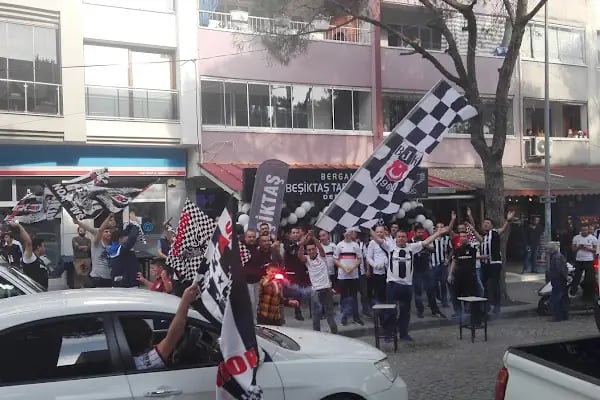 Beşiktaşlılar Derneği Lokali - Resim 1